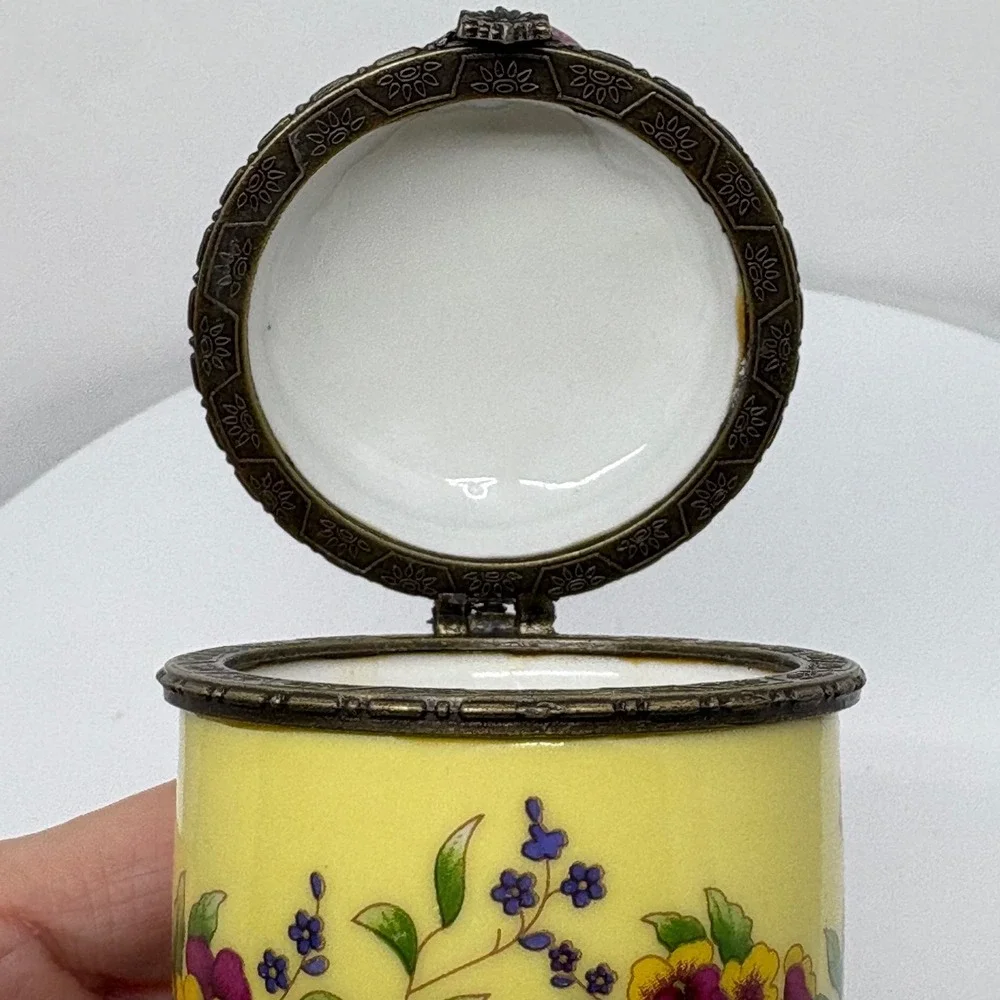 Bombay Co Yellow Floral Porcelain Hinged Lid Trinket Box Candle Quote BFF Love